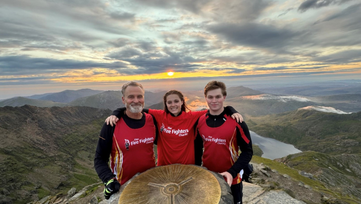 Hannah Mays with her dad and brother